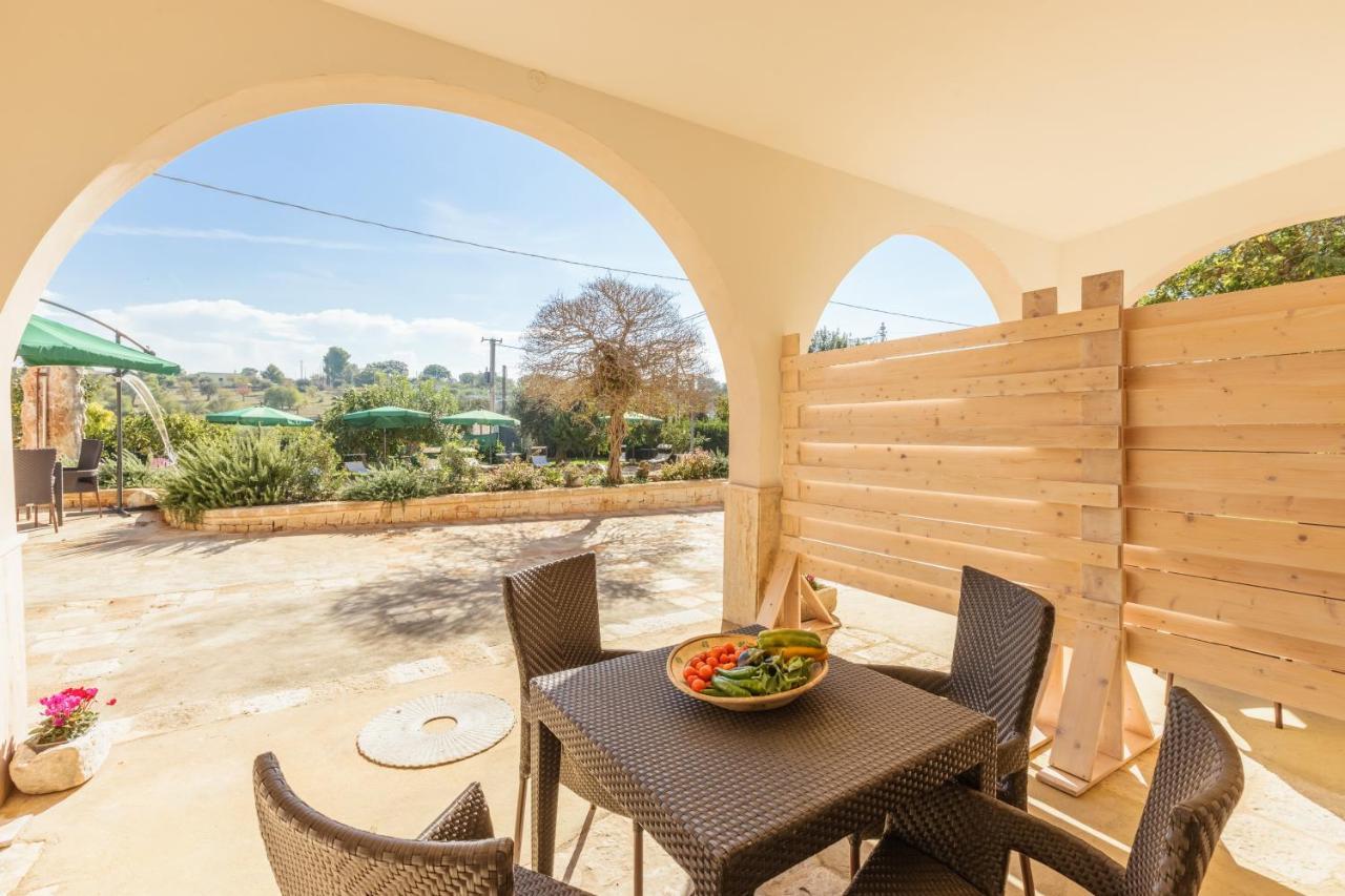 Casolare Lodedo Apart otel Ceglie Messapica Dış mekan fotoğraf